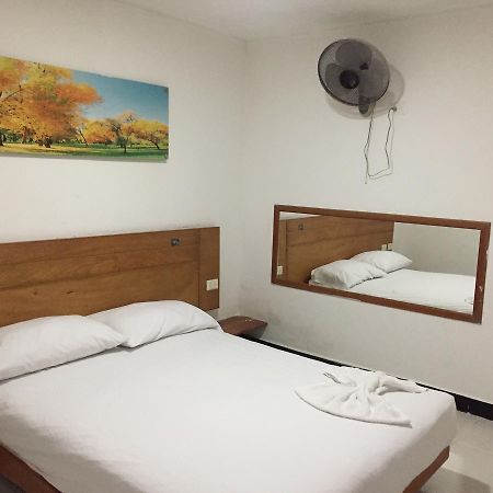 Hotel La Mansion Medellin Bagian luar foto
